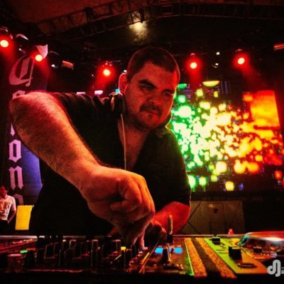 Open Format & Freestyle Dj 🎧 Productor / BeatMaker 🎛️ Tengo una tienda de Viniles @muchobeatshop 📀 Booking Manager Oficial de @elcarteldesanta 👌