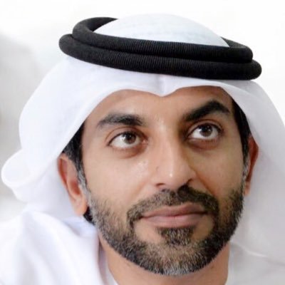 تاتي القصيده بلا عنا وابلا عباله،،،وان ييت قاصدها أبد ماتكتمل،،،أنا مثل موي البحر لي مخبوص حاله،،،مايثبر الاّ فجأةً لا يُحتمل