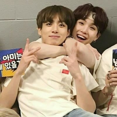 Hi! every one I'm army and I love bts so i encouraged him ❤😍🇰🇷🎤 and I wish to comes in Algeria bts 😢😍🤗😘😘