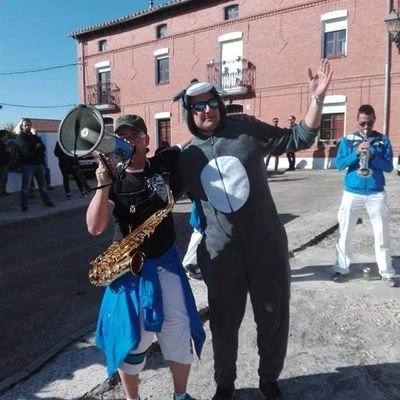 la música mi pasión
miembro @sobrinosdelcid 🎷
amante del deporte 🎾