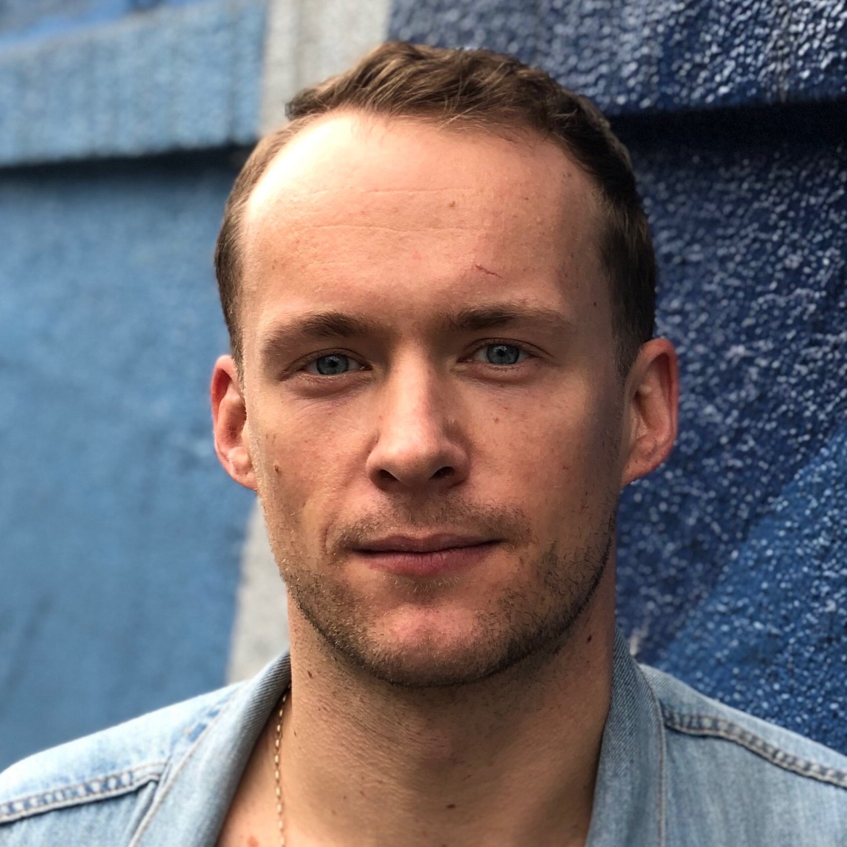 andybeatman's profile picture. Storyteller/Marketer at @Microsoft | Musician