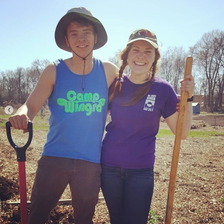 Budding ecologist, overall plant enthusiast. 

Currently pursuing MS in restoration ecology at UW-Madison.