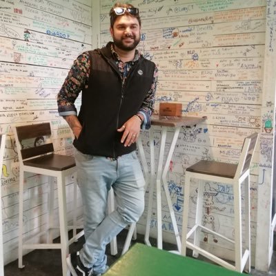 Fiel defensor del ser humano. Trabajador empresario. Gaditano en Cartagena. Aries y Cadista.