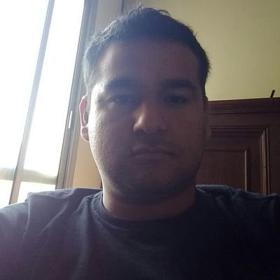 Esa es mi vida, cazar ideas, soñar despierto y casi siempre hablar dormido y de vez en cuando, cuando estoy de suerte, hablar contigo.