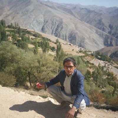 بی رنج محنت نگذرد یکدم زایام جوان
زهر جفای زندگی شهداست درکام جوان