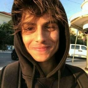 L4ee4z's profile picture. ‏قي🌈🌈.
Bronze.