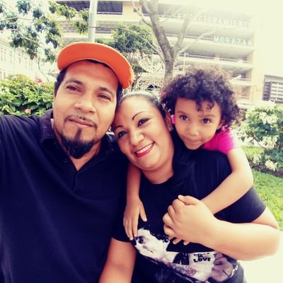 trabajadora .madre.ama de casa .amo a mi hija y a mi compañero de vida .
