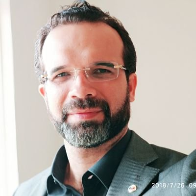 Às vezes, em silêncio, as palavras falam muito.
No entanto, tudo que silenciamos pode conter verdades que ficarão escondidas.
Advogado.