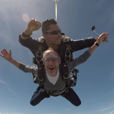 Father, gadgetero, food lover, extreme sports, innovation lover