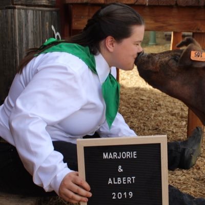 🍀💚🌵 pigs and 4-H🤘💙💛 AAEC RM FFA 💙💛 Family is not defined by blood