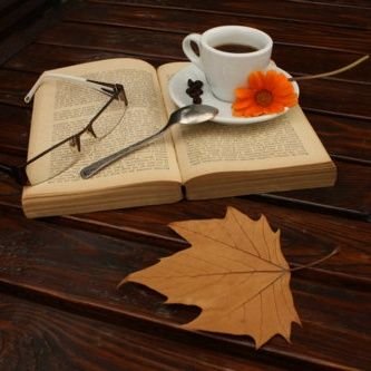 أخسر العالم كله بعفويتك وصراحتك
ولاتكسب العالم بنفاقك وتصنعك..♥️