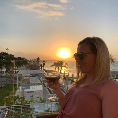 sushi, margaritas (no salt), winter walking, cheese&red wine, marmite, dim sum, pub fires, woolly hats&sunglasses, beach walking, sofa napping, window seats.