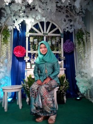 laeli_nurbaeti's profile picture. Biar keliatan bahagia:)