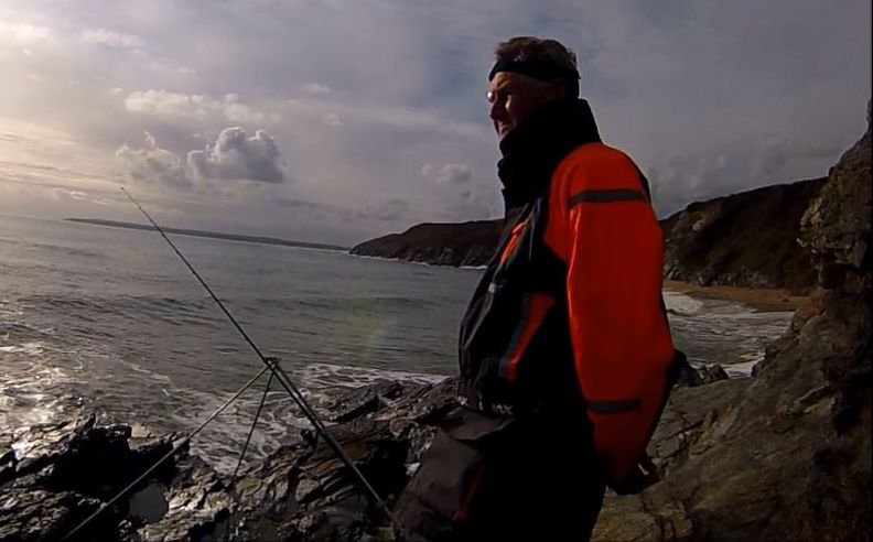 My name is Rob and I provide informative videos about various types of shore and kayak sea fishing in Cornwall.
