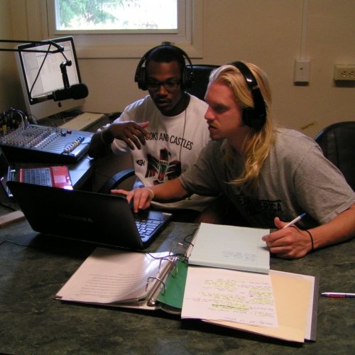 Media and communication program @FerrumCollege. Teaches courses on video/radio broadcasting, script writing, media and behavior, intro to mass communication.