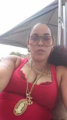 Redmagi75743349's profile picture. magical swag