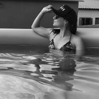 🗼22 💋
⚽ Colorada 
📚Bacharel em Ciências Contábeis 🎓
📈MBA Finanças e Controladoria 📚💰
🎓 Acadêmica de Ciências Econômicas 📊💰
🔞Snapchat: cleidianefacco