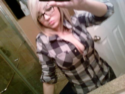 BreezyBree_18's profile picture. 