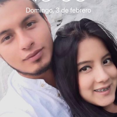 Escuchar musica .. Pasar tiempo con mi belka princesa Carolina