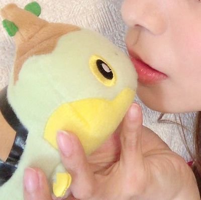 ポケモンに生かされてる。草タイプ好き。本命はフライゴン 推しと好きが仲良しこよしするタイプのカップリングが好き V話すアカ→ @aju_yum_V むむさん (@mumu_0220)後方腕組み彼氏面オタク アイコンは嫁とナエトルさん