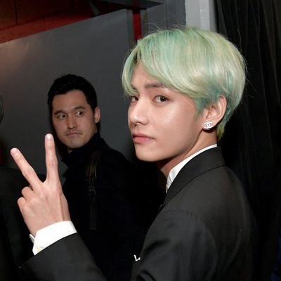 [ Roleplayer of #김태형 ] 6/7 Of @BTS_twt.
ruby's black knight.