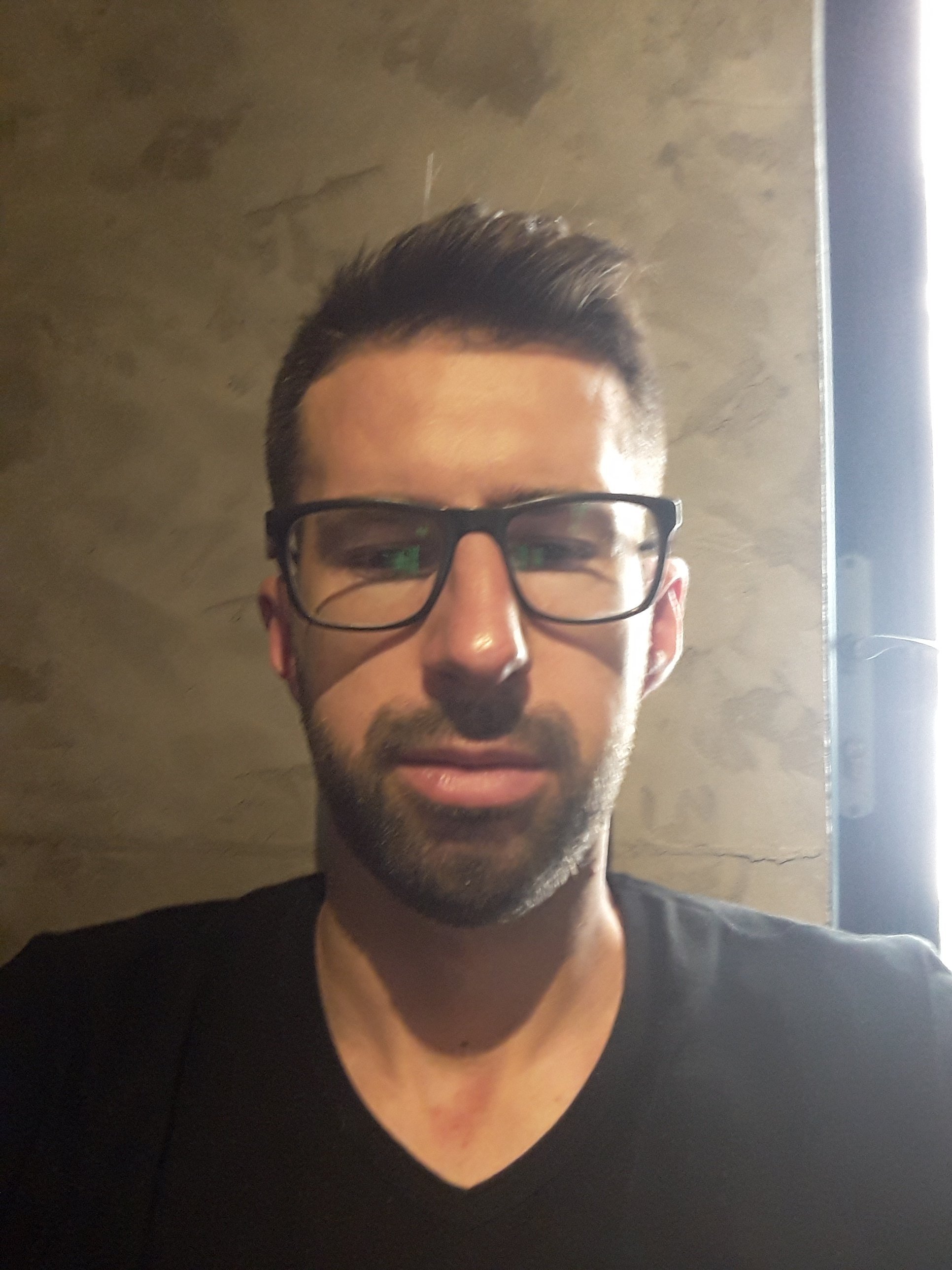 macani9's profile picture. 