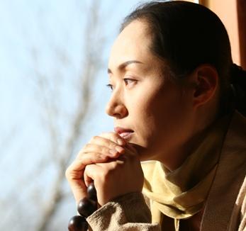 goldmoon2000's profile picture. 하늘,땅,사람은 본래 하나이다. 그 하나된 자리에서 사람을 사랑하며 신명나게 살아간다.