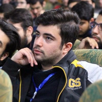 دبیر سابق شورای صنفی دانشجویان دانشگاه شریف/دانشجوی مهندسی برق قدرت/ سر آن ندارد امشب که بر آید آفتابی/تو خود آفتاب خود باش و طلسم کار بشکن