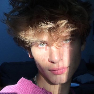 pointfinal__'s profile picture. 