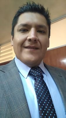 Apasionado del Derecho Penal y constitucionalista por convicción.