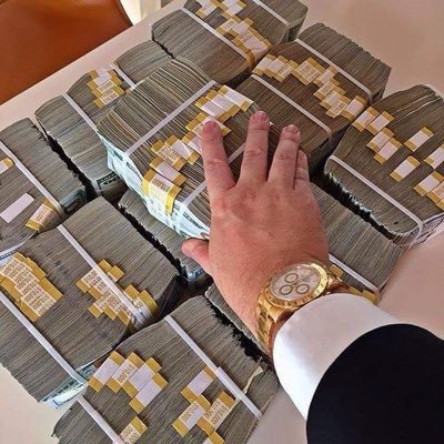 💵-Millionaire And Money Guru 💎-Life Of Luxury Expert 📱-Grow your IG To 200k+ followers 💻-Follow For My Free IG Growth Ebook 💵-Cash Giveaways