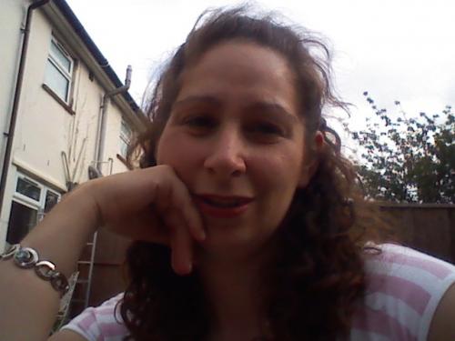 Mum of two girls. Transport planner for local company.  Give me variety and I'm happy.  Give me a challenge I’m bored.