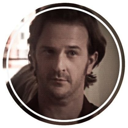 『ᴍʏ ғᴀᴛʜᴇʀ ᴛᴜʀɴᴇᴅ ʜɪꜱ ʙᴀᴄᴋ ᴏɴ ʜɪꜱ ᴄʀᴇᴀᴛɪᴏɴ, ɢᴜᴇꜱꜱ ɪᴛ ᴊᴜꜱᴛ ʀᴜɴꜱ ɪɴ ᴛʜᴇ ғᴀᴍɪʟʏ.』