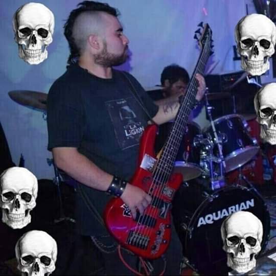 Soy músico toco en una banda de Hard Rock y soy de Monte Quemado si quieren saber un poco más de mi manden su solicitud al Facebook que es Juan Agustín Salazar