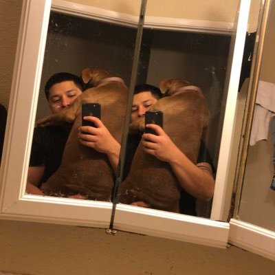 Childishgamboa_'s profile picture. 