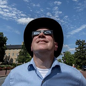 Provost, Chief Academic Officer/Advocate-in-Chief, UNC-Chapel Hill.
Astrophysicist. Dad. Hat enthusiast.