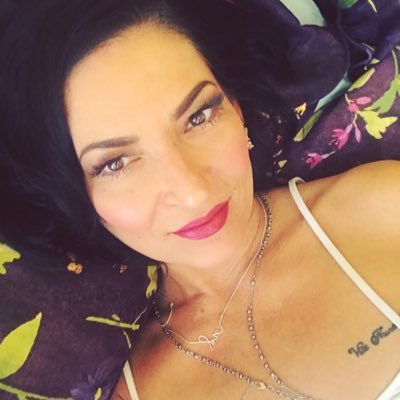 Chef, Owner of Farm Girl’s Brunch & Bakery, Buddhist, Kingstonian, Gourmet Food Truck, Author, Widow, Single Mom of 3, Cancer Advocate ❤👩🏻🍳🇨🇦