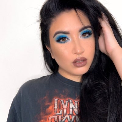 26| beauty blogger| MUA| wine enthusiast Bloglovin: https://t.co/rryv86381q IG: LexiLazaro