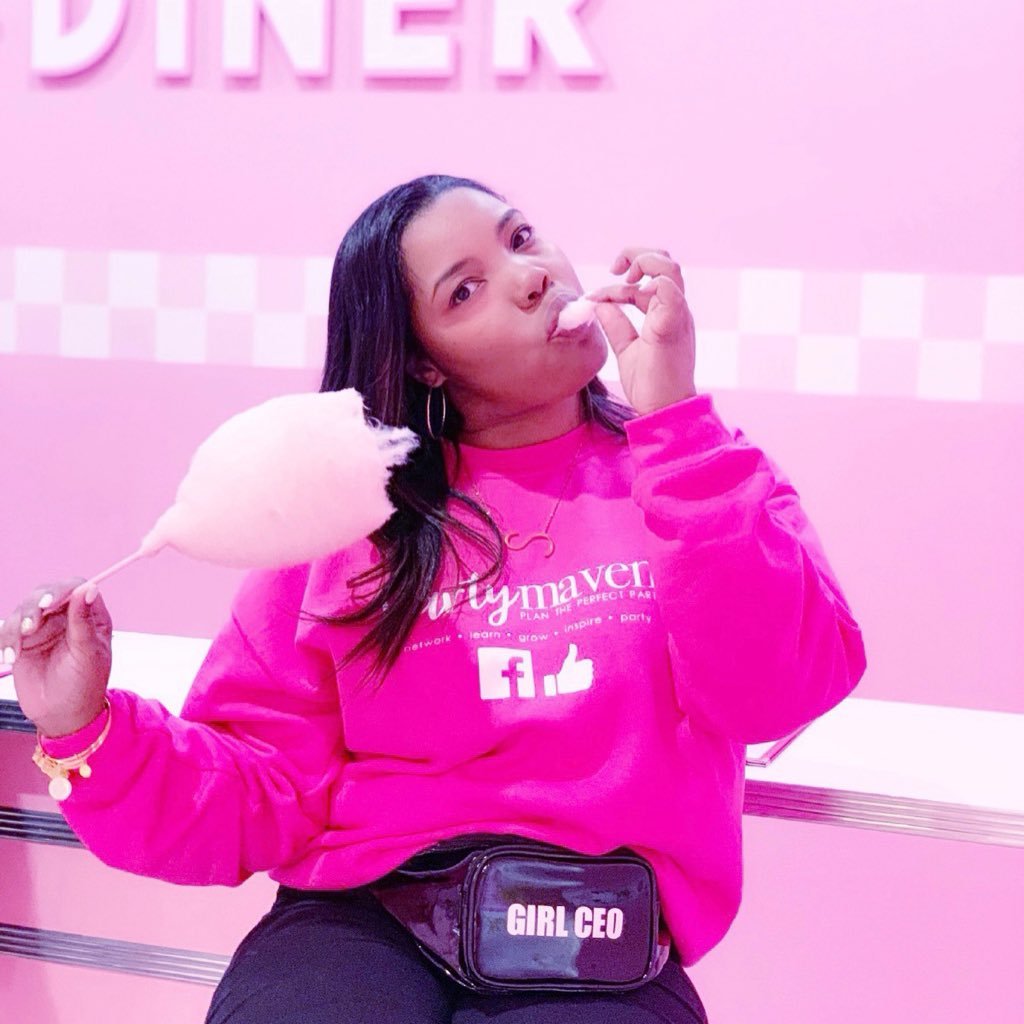 ShaniceLEvans's profile picture. 📍NYC🗽➡️ Orlando FL🌴 💼Serial Entrepreneur 👩🏽‍🎨Craft/Party Expert🎈 👩🏽‍💻Content Creator @pinksugarshoppe 💙 Facebook Selected POWER ADMIN