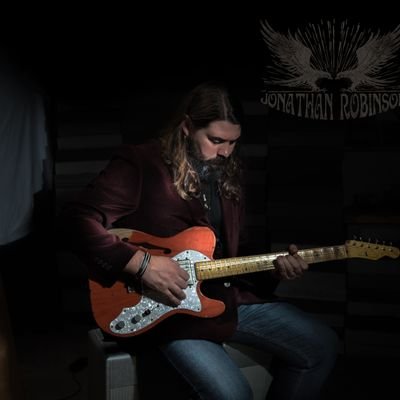 I'm a singer/songwriter/guitarist in Nashville, TN.