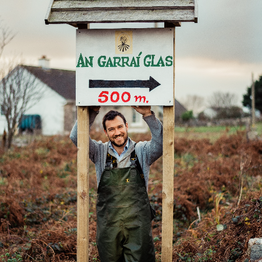 siolscealta's profile picture. A four part series following a growing year on Aonghus Chóil Mhaidhc Ó Coistealbha's farm An Garraí Glas in Conamara  by https://t.co/jbMCzacdJe #TG4 #BAI #Gaeilge