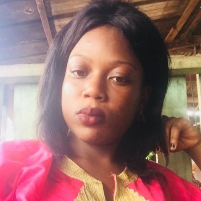 Gentille , Douce , Calme , Un peu timide à la fois.. JE suis nouvelle sur Twitter. Séparée avec un fils cherche à reconstruire ma vie 🌹🇨🇮👋