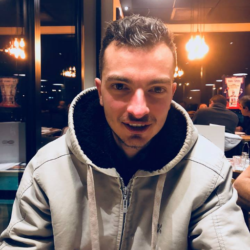 C_Amelot's profile picture. Travail à l'élévateur à grain