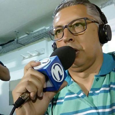 Periodista deportivo y relator de  Canal 2 HD San Carlos,  FM Voces y empleado en la IDM, en pareja con Ana Diaz, padre de dos no tan  pequeños indios