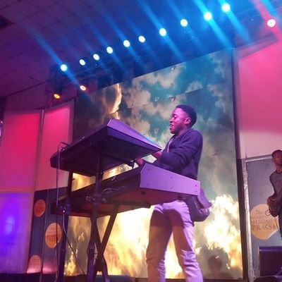 🎹🎹 keyboard player
🎶🎵🎼 music director
🤵 band and artist manager
🚗 Uber/Bolt contractor