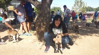 Ticose1's profile picture. Socióloga, apasionada de los animales y amante de la música hecha con el alma. Militante de un planeta sin violencia y sociedades sensibles y justas.