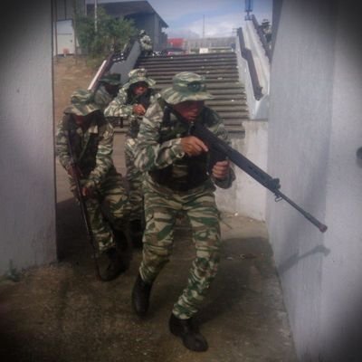 Milicia Bolivariana. ¡Donde el Pueblo puede la Patria se Crece!
LealesSiempreTraidoresNunca