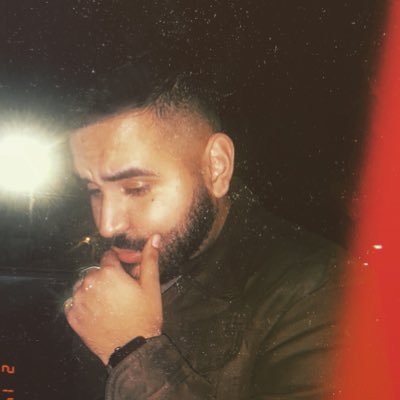 midnight swim/endless - singer, songwriter, producer & engineer, videographer, photographer https://t.co/BpBtsBcH6e.