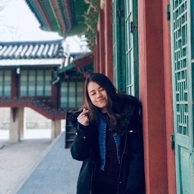 QueneeYee's profile picture. 