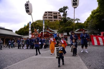 岐阜市中心部の伊奈波·金·橿森の三神社が合同で岐阜の発展と安泰を祈願する伝統あるお祭りです。三十基以上の神輿が練り歩き、三社神事が街中で行われます。
(運営はNPO法人ぎふ睦 )
